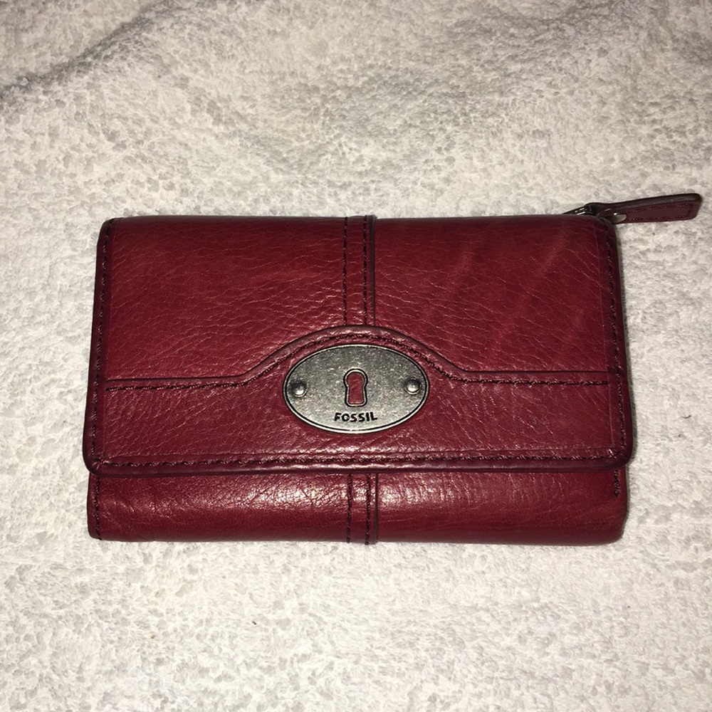 AUTHENTIC Leather Fossil wallet